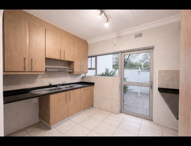 33 BEDROOM CLUSTER FOR SALE IN STRATHAVON